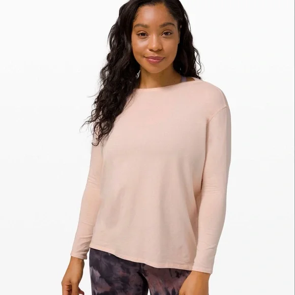 Lululemon feather pink Back in Action long sleeve top
Size 6 - Picture 2 of 3